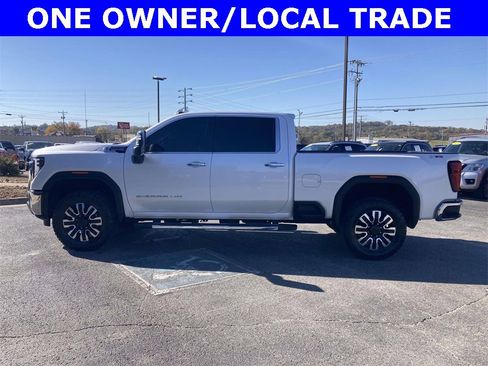 Used 2025 GMC Sierra 2500 SLT w/ SLT Premium Package image 7