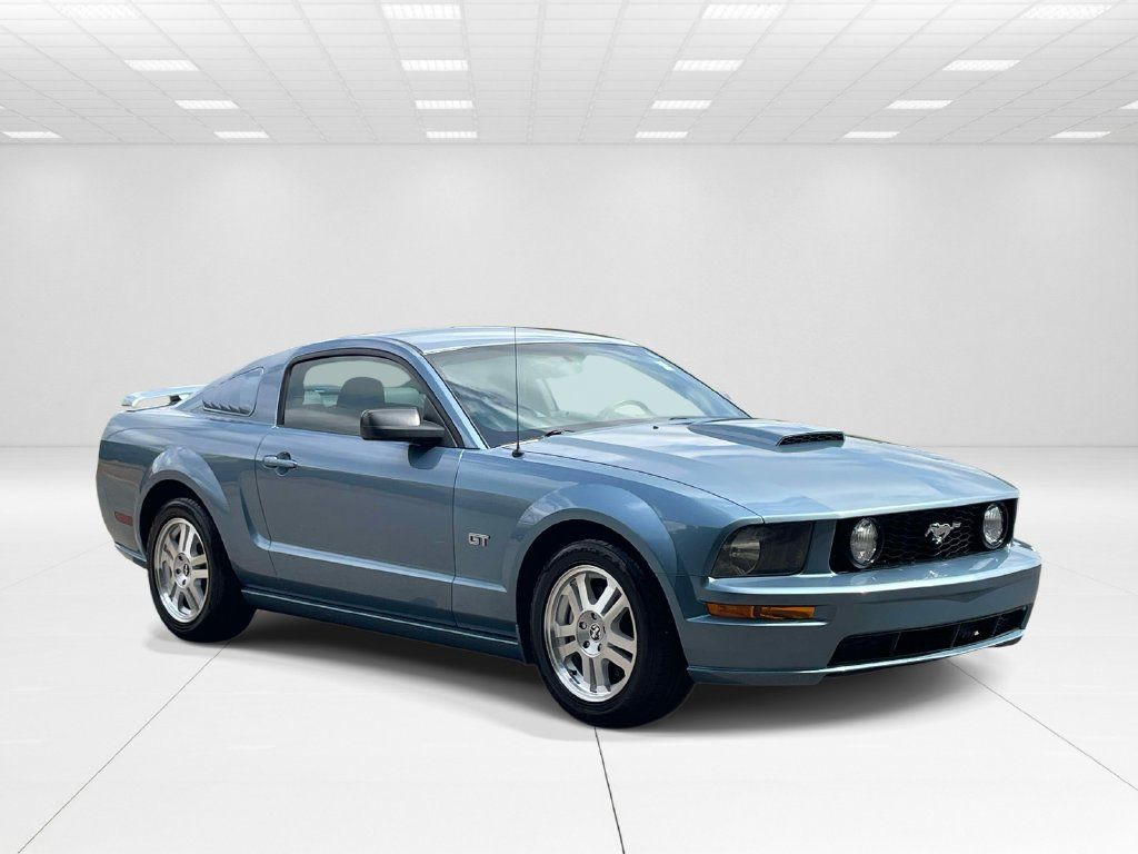 Used 2007 Ford Mustang GT RWD image 1