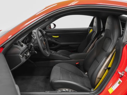 Used 2025 Porsche 718 Cayman GT4 RS RWD image 64