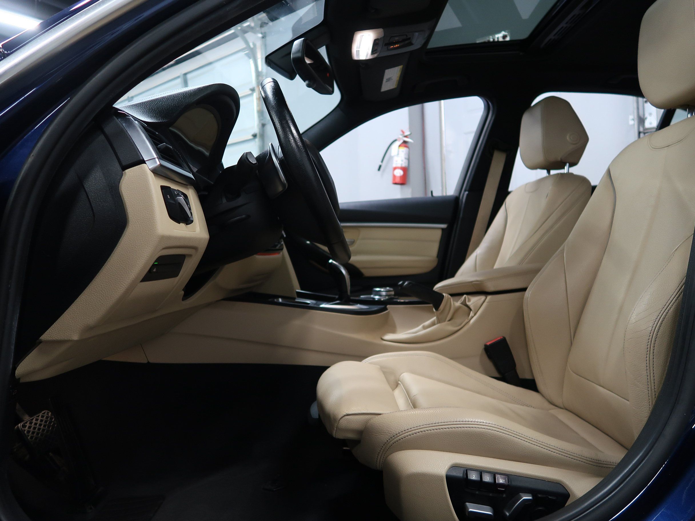 Used 2018 BMW 330i Sedan RWD image 30