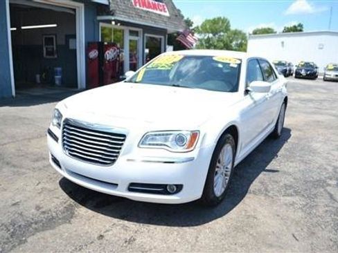 Used 2013 Chrysler 300 AWD w/ Driver Convenience Group image 2