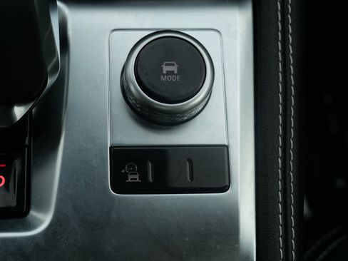 Used 2025 Jaguar F-PACE R-Dynamic S image 29