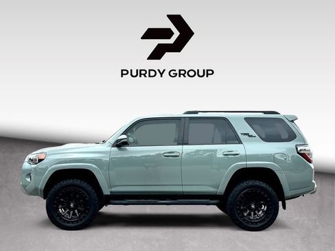 Used 2022 Toyota 4Runner TRD Off-Road Premium w/ Moonroof Package AWD/4WD image 5
