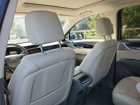 Used 2024 Cadillac XT6 Premium Luxury AWD/4WD image 14