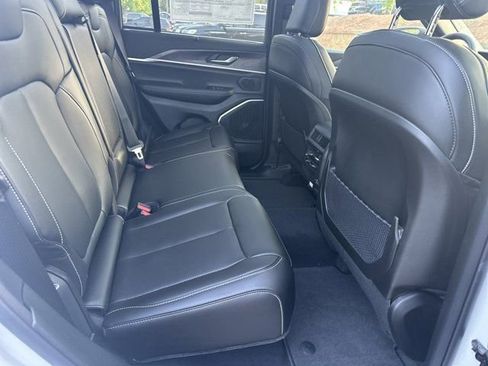 New 2025 Jeep Grand Cherokee Limited w/ Luxury Tech Group II image 15