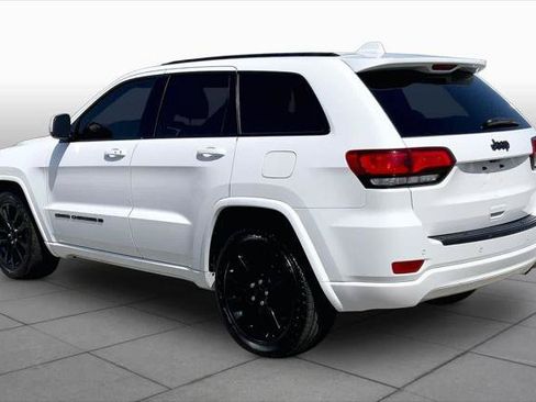 Certified 2022 Jeep Grand Cherokee Laredo X RWD image 12