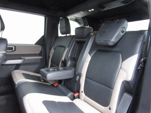 Used 2023 Ford Bronco Wildtrak image 15