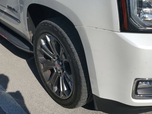 Used 2017 GMC Yukon Denali w/ Open Road Package AWD/4WD image 4