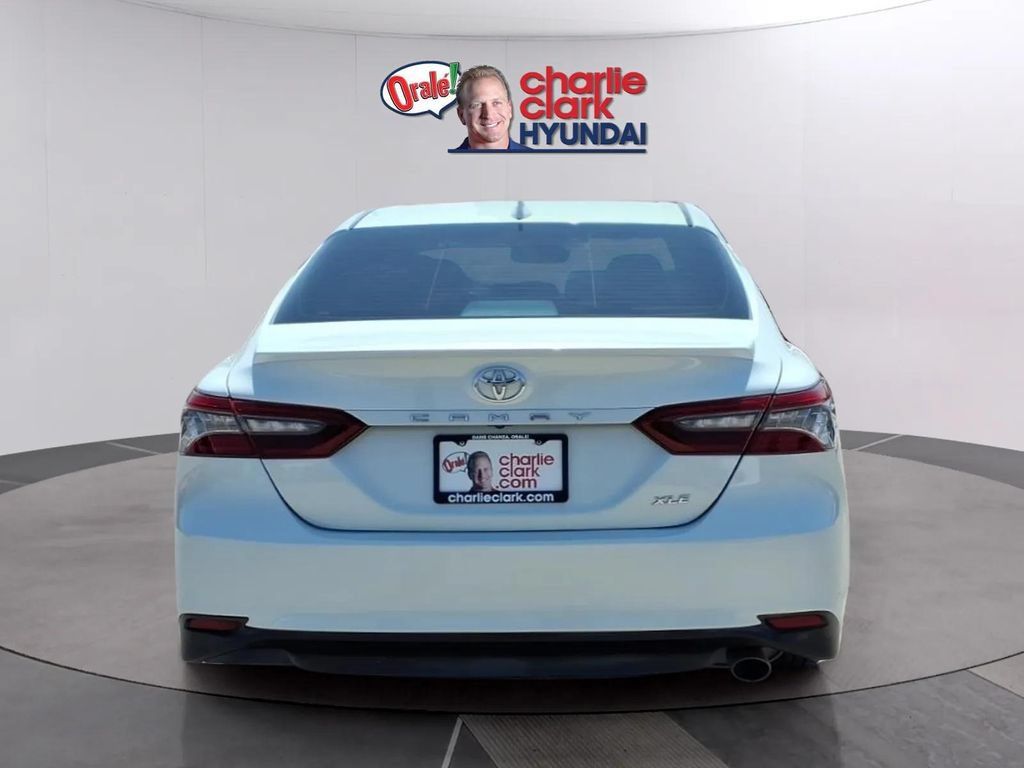 Used 2022 Toyota Camry XLE FWD image 4