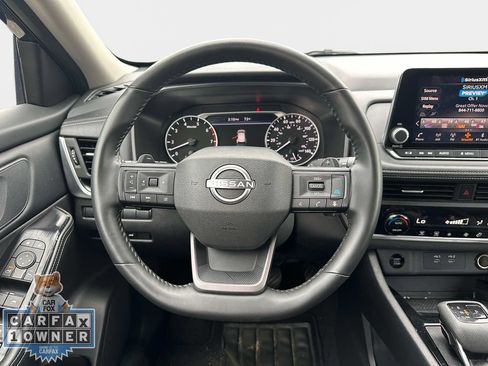 Used 2025 Nissan Rogue SV AWD/4WD image 16