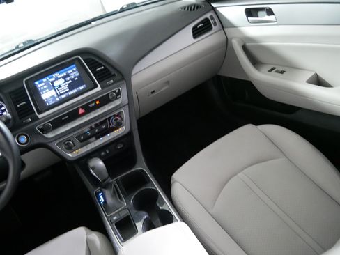 Used 2018 Hyundai Sonata SEL FWD image 11