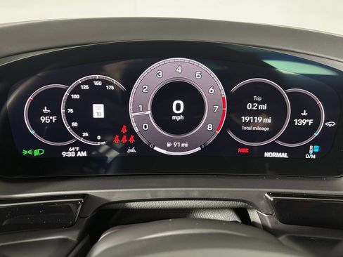 Used 2024 Porsche Cayenne image 23