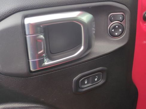 Used 2025 Jeep Wrangler Unlimited Rubicon 4xe w/ Safety Group AWD/4WD image 11