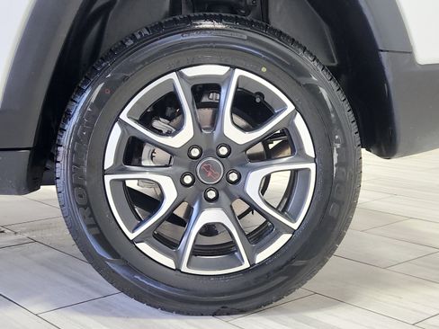 Used 2025 Jeep Compass Trailhawk image 9