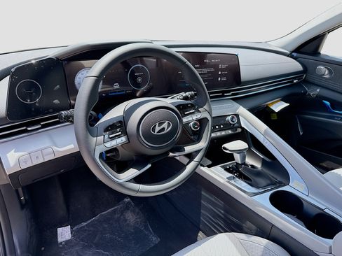 New 2026 Hyundai Elantra Limited FWD image 7