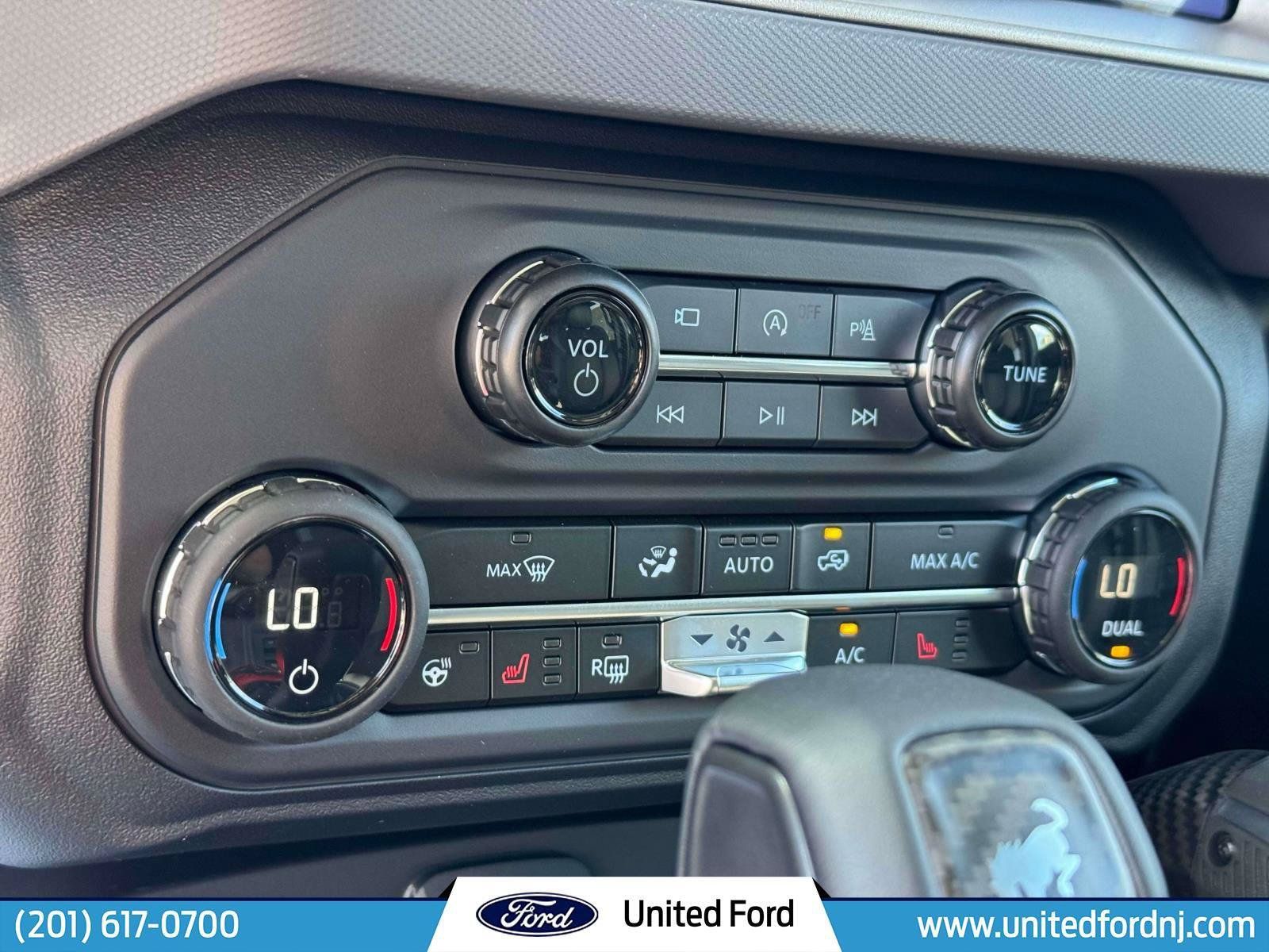Used 2024 Ford Bronco Raptor w/ Interior Carbon Fiber Pack 6 AWD/4WD image 22