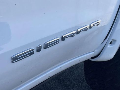 Used 2021 GMC Sierra 1500 4x4 Crew Cab w/ Sierra Value Package image 8
