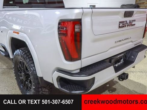 Used 2024 GMC Sierra 2500 Denali Ultimate AWD/4WD image 18