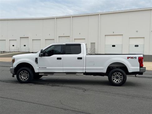 Used 2018 Ford F350 XLT w/ XLT Value Package AWD/4WD image 4