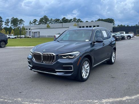 Used 2022 BMW X5 xDrive40i w/ Premium Package AWD/4WD image 3