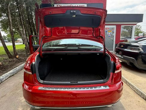 Used 2022 Volkswagen Passat 2.0T FWD image 21