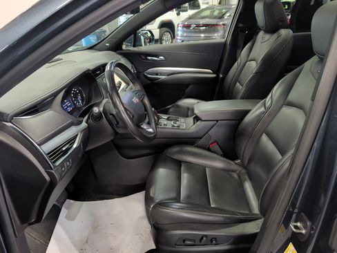 Used 2019 Cadillac XT4 Premium Luxury w/ Cold Weather Package AWD/4WD image 7