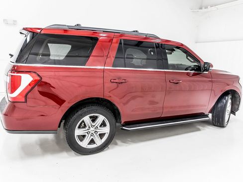 Used 2019 Ford Expedition XLT w/ Equipment Group 202A RWD image 8