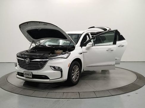 Used 2023 Buick Enclave Essence AWD/4WD image 12