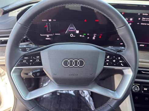 Used 2025 Audi Q5 Premium Plus w/ Premium Plus AWD/4WD image 14