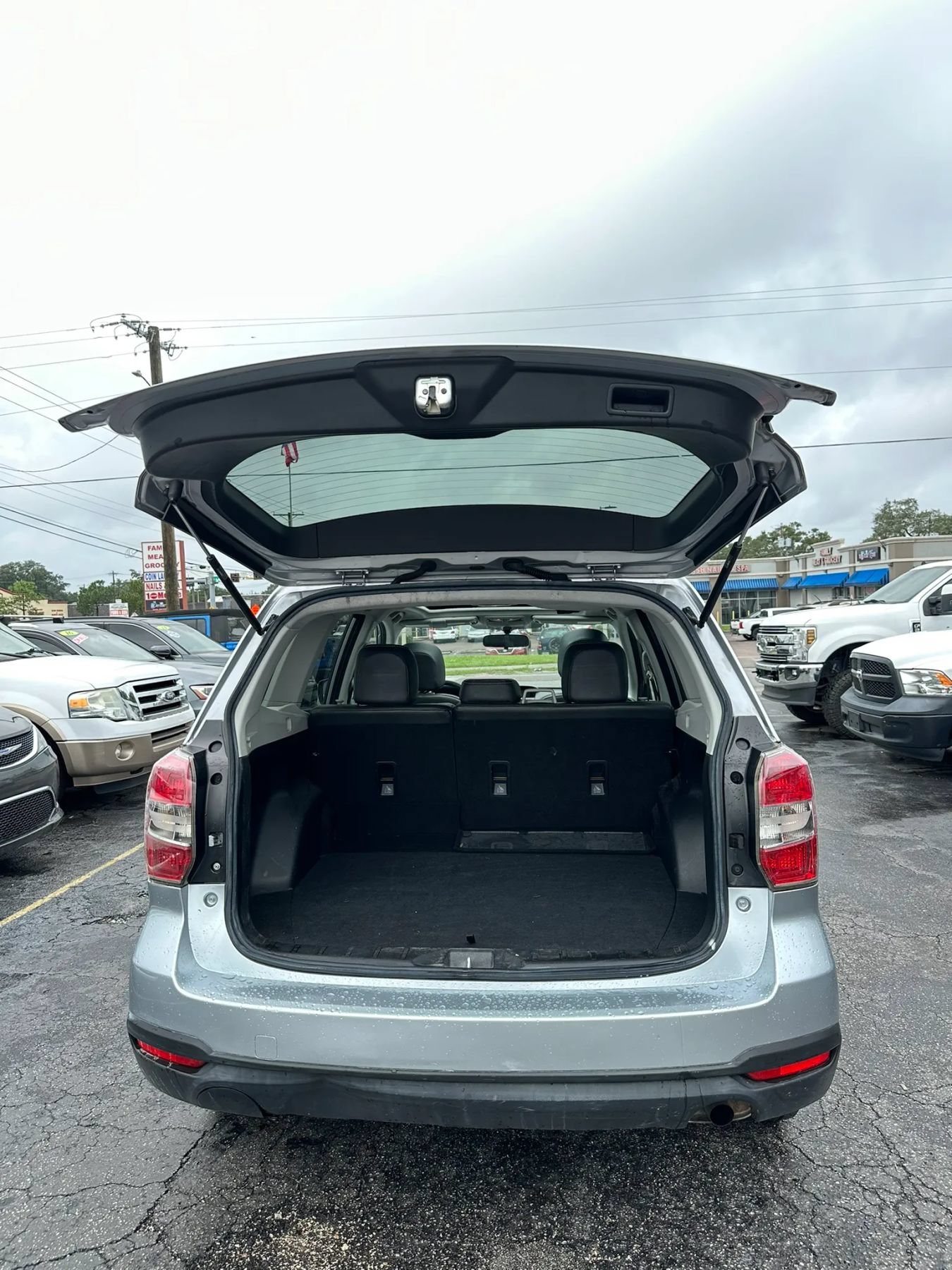 Used 2015 Subaru Forester 2.5i Premium w/ All-Weather Package AWD/4WD image 19