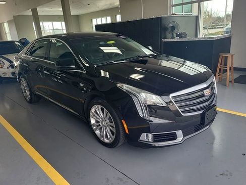 Used 2018 Cadillac XTS Luxury image 2