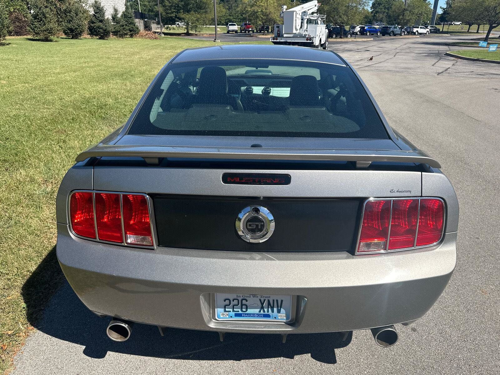 Used 2009 Ford Mustang GT Premium RWD image 10