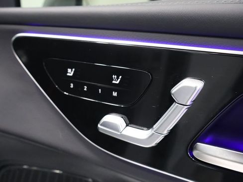 Used 2025 Mercedes-Benz GLC 300 4MATIC image 22