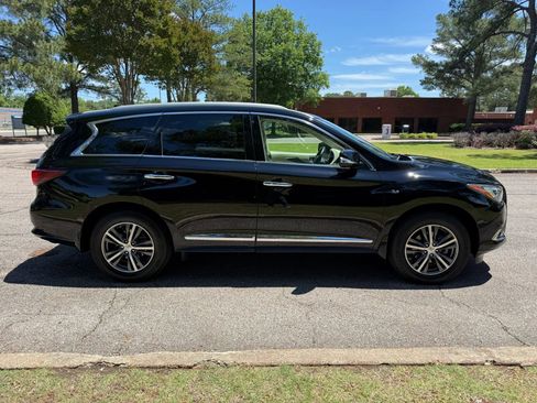 Used 2019 INFINITI QX60 Luxe w/ Essential Package FWD image 6