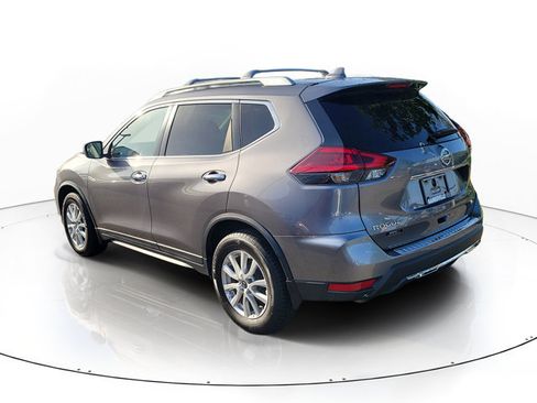 Used 2019 Nissan Rogue S w/ Special Edition Package FWD image 3