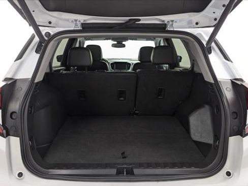 Used 2023 GMC Terrain SLT image 18