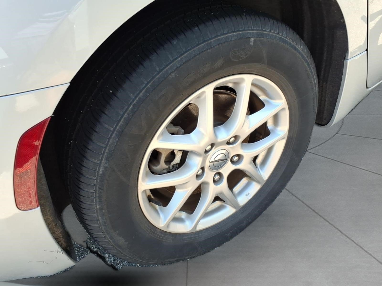 Used 2023 Chrysler Voyager LX FWD image 5