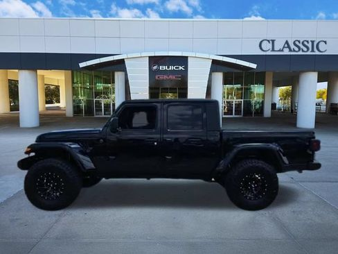 Used 2022 Jeep Gladiator Sport AWD/4WD image 3
