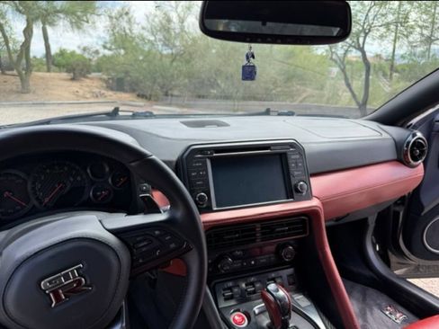 Used 2020 Nissan GT-R Premium w/ Premium Interior Package AWD/4WD image 25