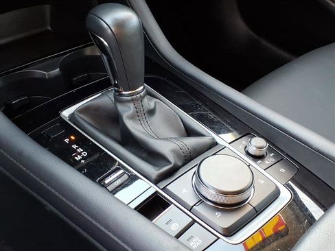 Used 2024 MAZDA MAZDA3 s image 19