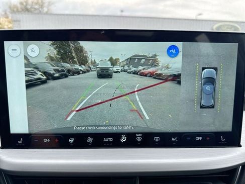 New 2026 Ford Escape SE w/ PHEV Premium Package FWD image 18
