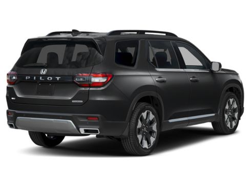 New 2026 Honda Pilot Touring image 2