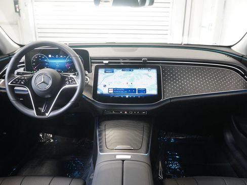 Used 2026 Mercedes-Benz E 350 4MATIC Sedan image 14