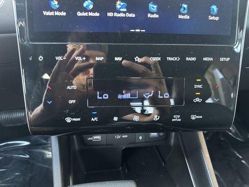 Used 2024 Hyundai Santa Cruz Night image 23