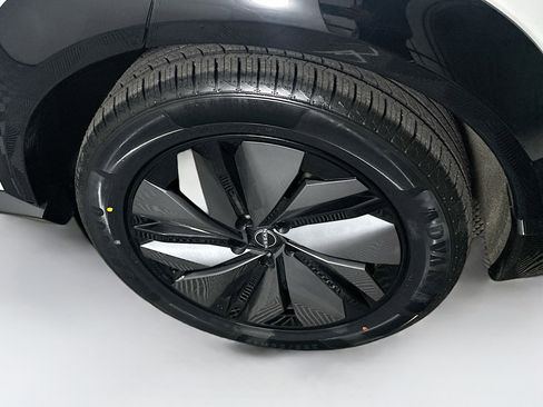 Used 2024 Nissan Ariya AWD image 11