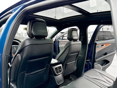 Used 2020 Lincoln Nautilus Reserve w/ Equipment Group 201A image 6