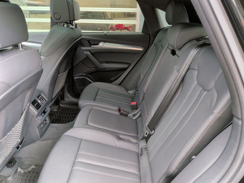 Used 2022 Audi Q5 2.0T Prestige w/ Prestige Package image 33