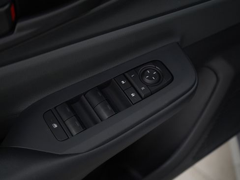 Used 2025 Toyota Prius LE image 17