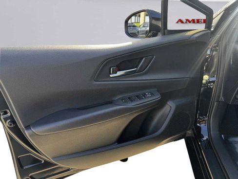 Used 2025 Toyota Prius image 18