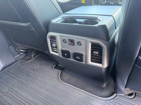 Used 2022 Ford F250 Lariat w/ Black Appearance Package AWD/4WD image 40